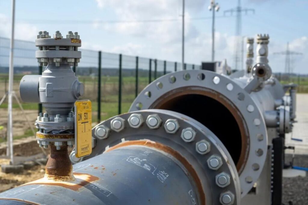 A maintenance lock is located at the pumping station of the
