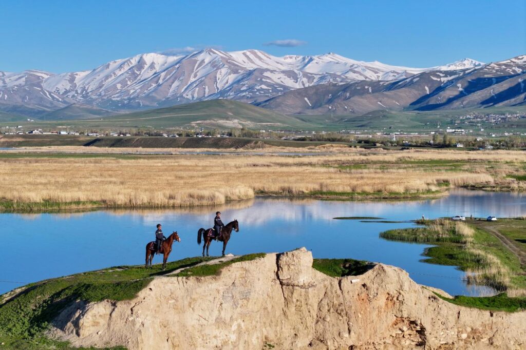 An aerial view shows gendarmerie teams patrol as they take measures to prevent the pearl mullets, which lives in Lake Van and migrates to streams and rivers to spawn, from illegal fishing in Van, Türkiye, May 9, 2026. (AA Photo)