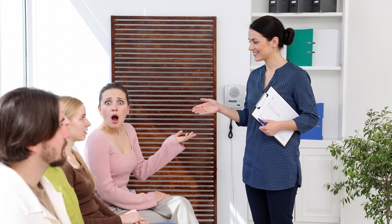 Bizarre incident: Patient who has a doctor’s appointment at 3:20 p.m. arrives at 3:20 p.m Bizarre incident: Patient who has a doctor's appointment at 3:20 p.m. arrives at 3:20 p.m