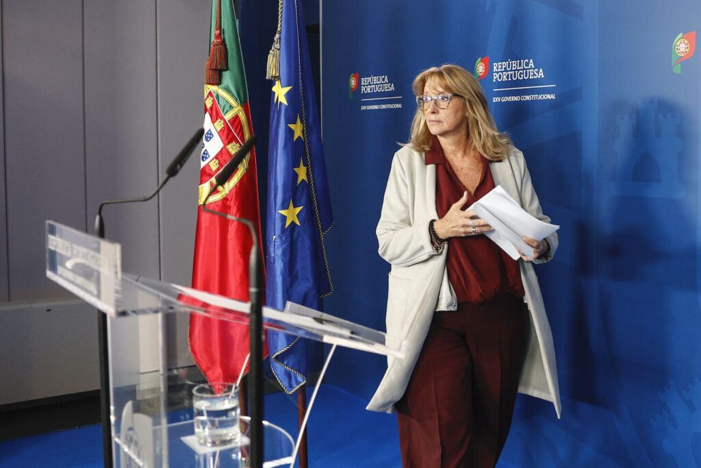 Government approves labor law; there are 50 changes but "red lines" remained
