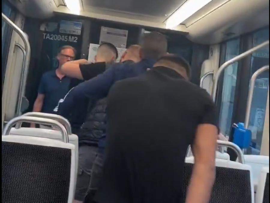 A Chinese student complains of a racist attack in Piraeus – “They threw drinks at me and pushed me against a pillar” – Dnews A Chinese student complains of a racist attack in Piraeus - "They threw drinks at me and pushed me against a pillar" - Dnews