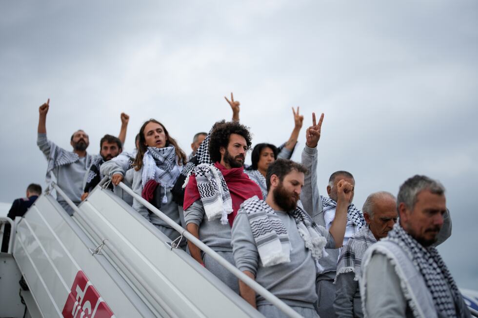 Israel deports hundreds of Gaza flotilla activists after international backlash