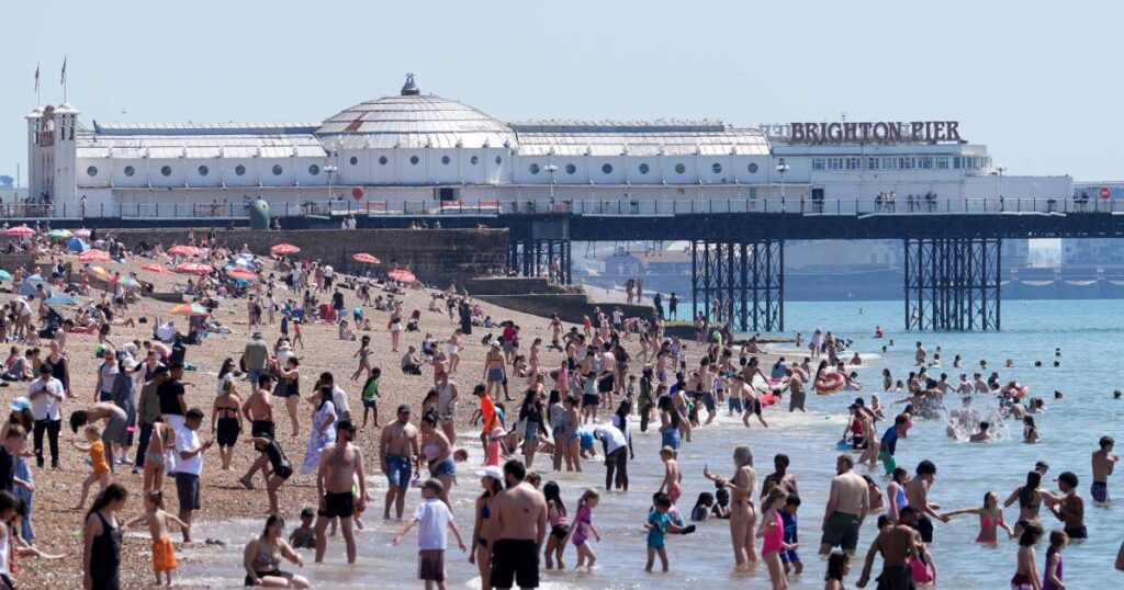 Exceptionally early heat wave shatters records and brings deaths in Europe Exceptionally early heat wave shatters records and brings deaths in Europe
