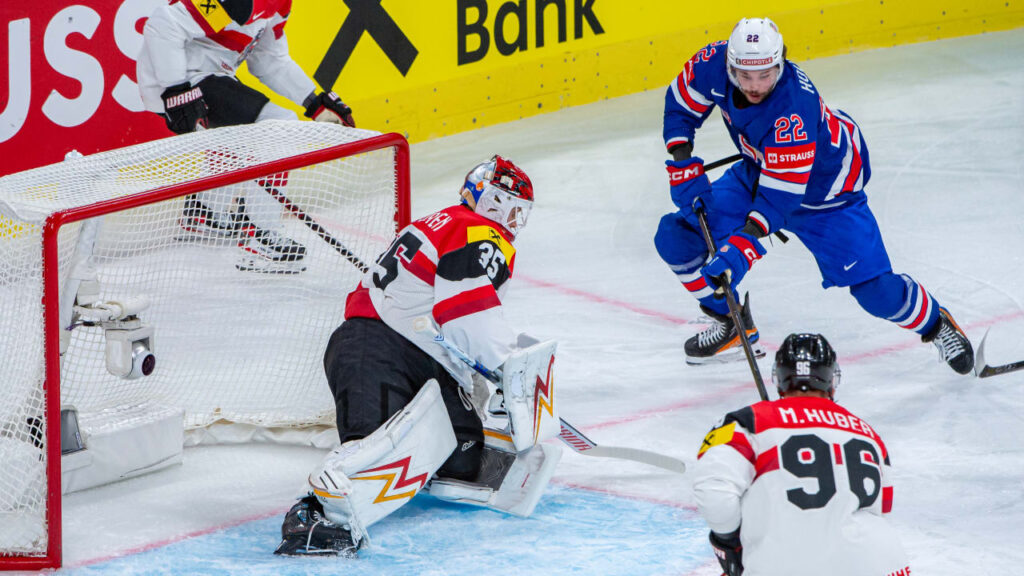 WORLDS: Howard, Ekholm earn quarter-final spots with United States & Sweden on last day WORLDS: Howard, Ekholm earn quarter-final spots with United States & Sweden on last day
