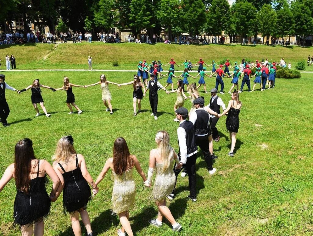 Salon circle and dance points of Karlovac high school students