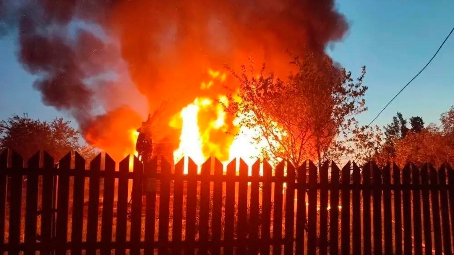 Ukrainian drone strikes on Russia kill 4 and wound 12 others, while debris lands on a Moscow airport Ukrainian drone strikes on Russia kill 4 and wound 12 others, while debris lands on a Moscow airport