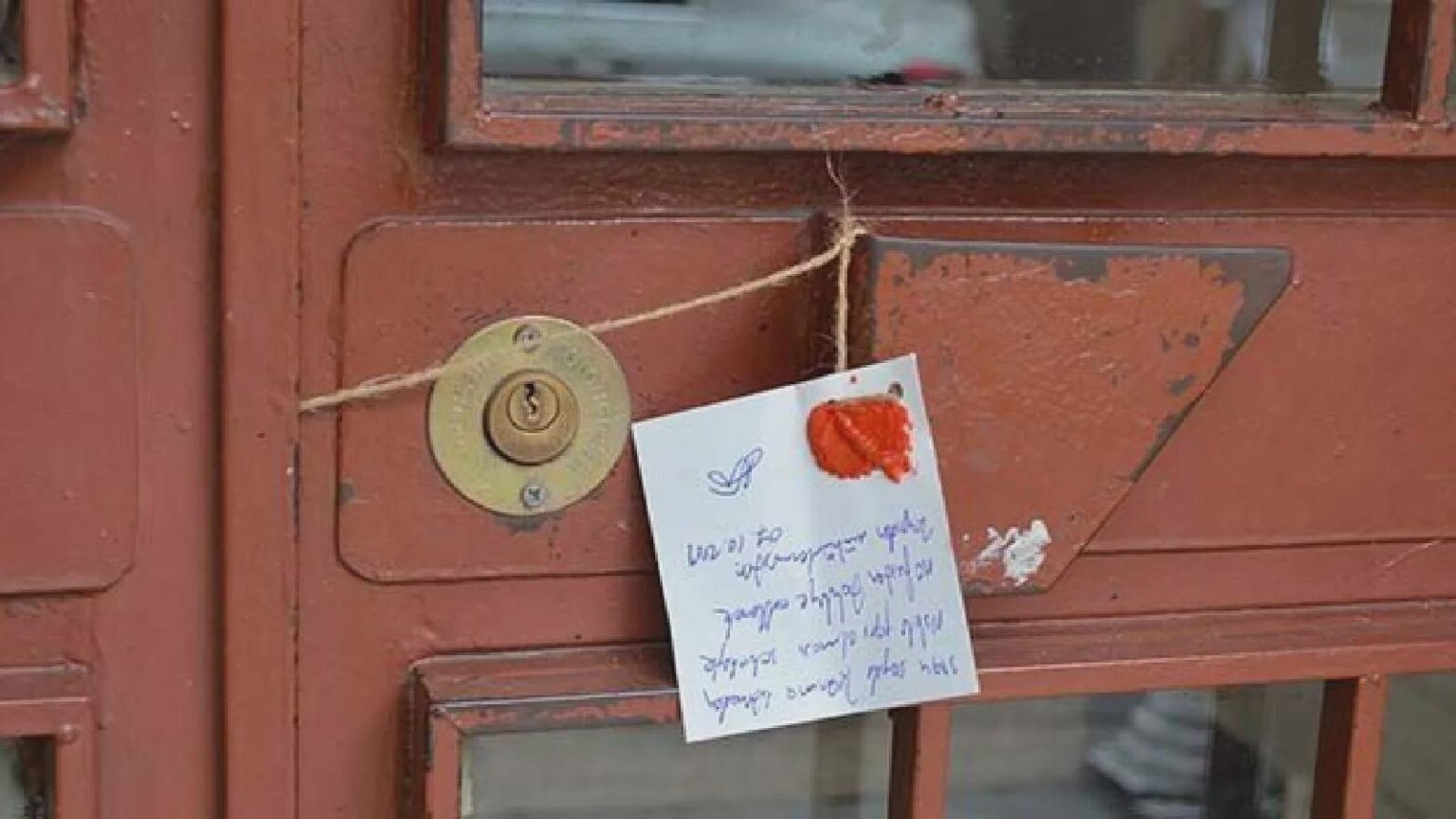 In Kadıköy, entertainment venues began to be sealed one by one on the grounds of ‘drugs’. In Kadıköy, entertainment venues began to be sealed one by one on the grounds of 'drugs'.