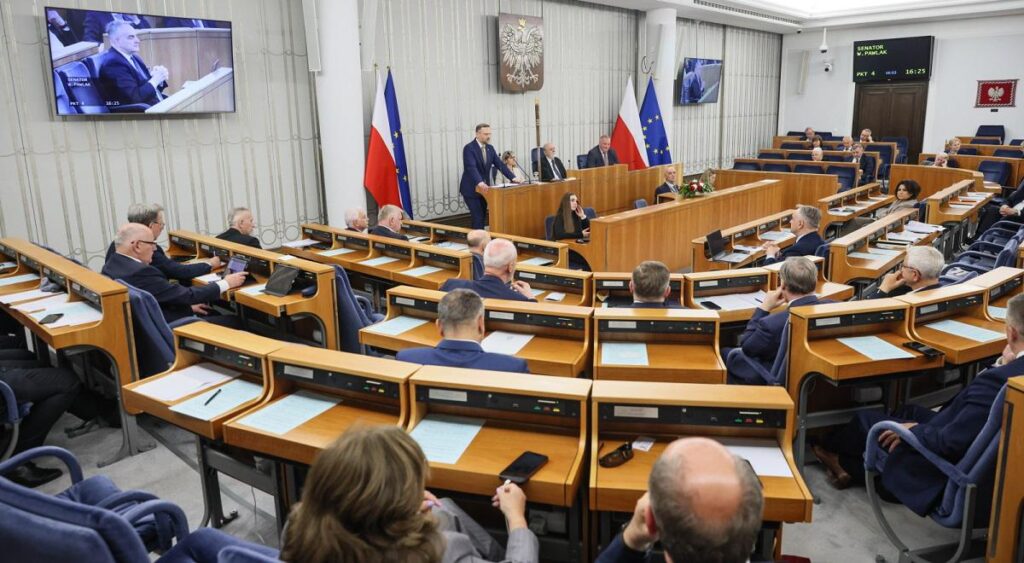 Polish senators dismiss president's call for referendum on EU climate policy
