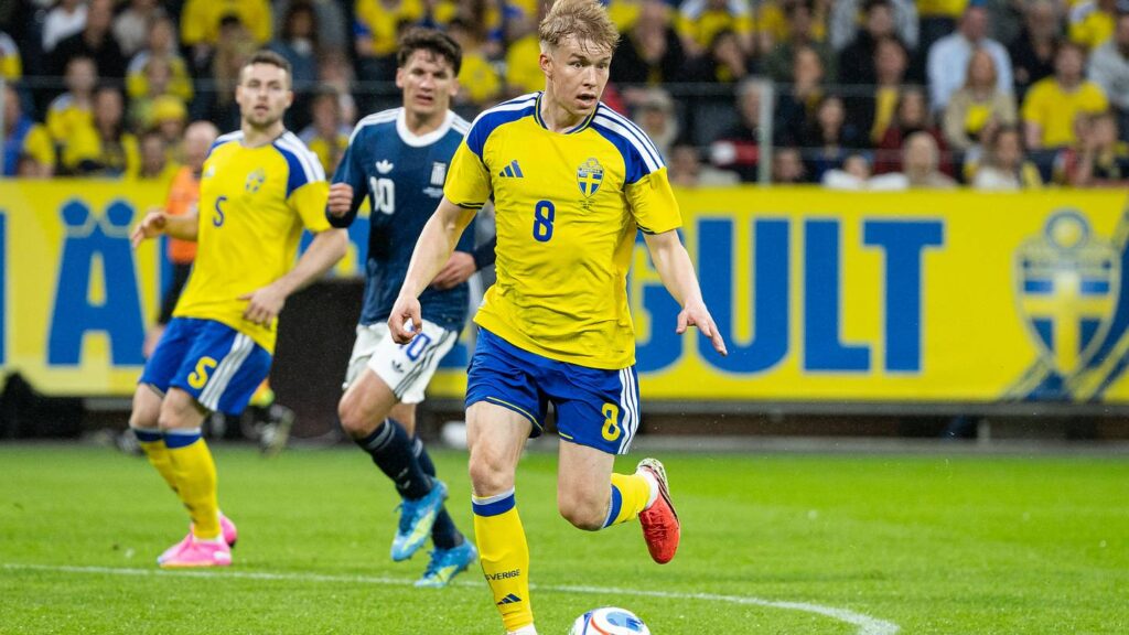 Daniel Svensson remains a trusted starter for Sweden Sweden v Greece - International Friendly