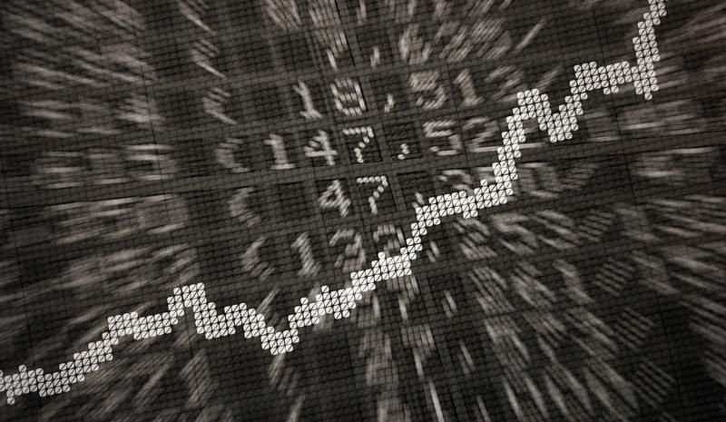 The large display in the stock exchange shows various stock market prices. (is associated with: «South Korea, Japan stocks fall on Middle East escalation») Daniel Reinhardt/dpa