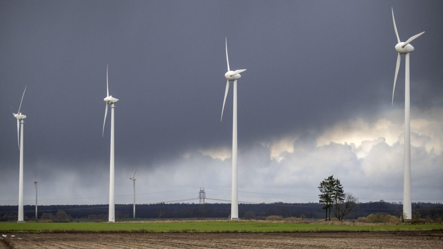 Wind power companies: False messages about wind power - Sweden stands out in Europe