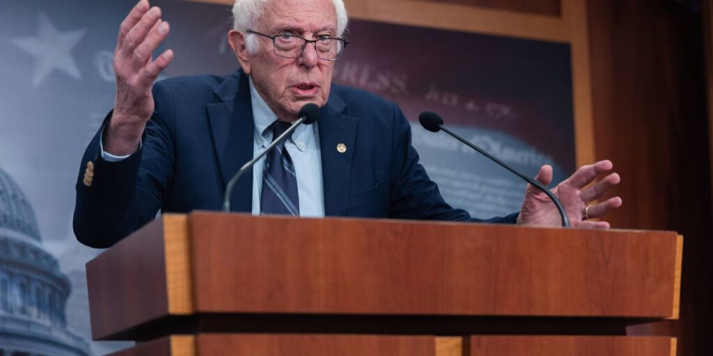 ‘Harmful to American Workers’: Warren, Sanders Lead Charge Against Trump Crypto Scheme for 401Ks 'Harmful to American Workers': Warren, Sanders Lead Charge Against Trump Crypto Scheme for 401Ks