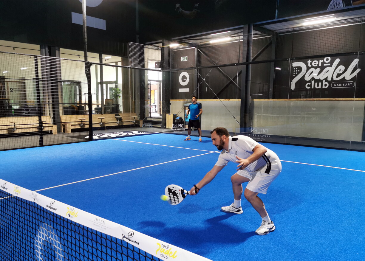 Between managing the club and organising events, Arnaud Deparis always finds time to get onto the padel courts at Garisart.
