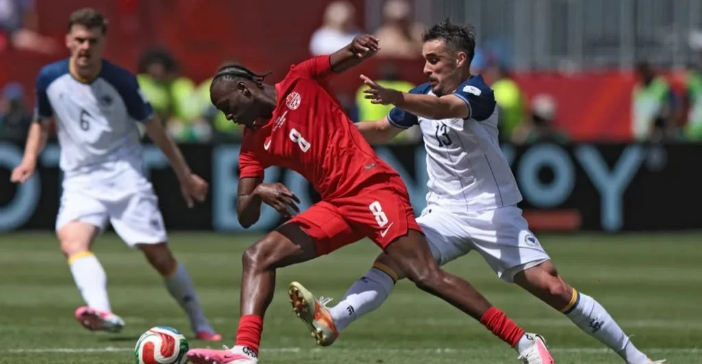 Canada lead Qatar 5-0 after two red cards and horrifying injury - Shafaq News