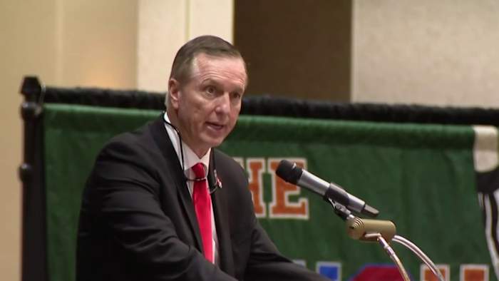 UH head football coach Willie Fritz discusses gambling in college sports, expectations for Cougars in 2026 UH head football coach Willie Fritz discusses gambling in college sports, expectations for Cougars in 2026
