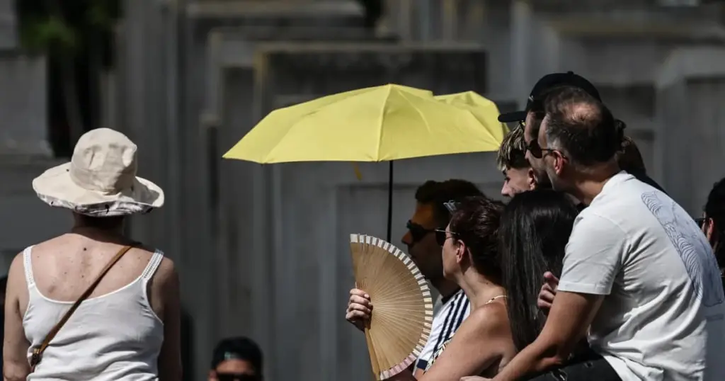 Europe swelters as deadly heatwave moves east