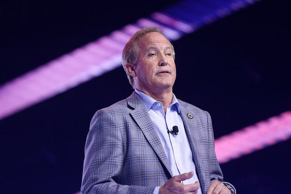Ken Paxton caught on video jetting off to European vacation with alleged mistress