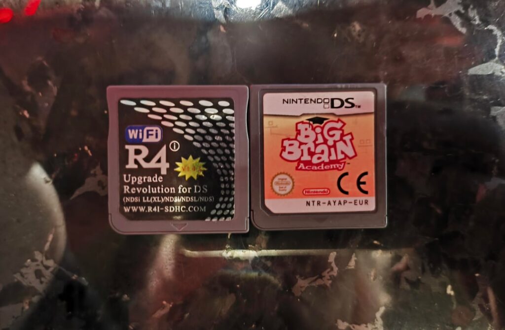 DS cartridges and Wii U controllers (Central Market) DS cartridges and Wii U controllers (Central Market)