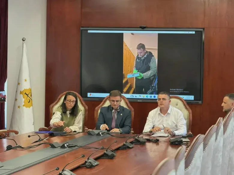 Five Serbs have been arrested in Kosovo in connection with a war crimes case
