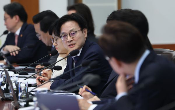Trade Minister Indicates S. Korea Will Smoothly Secure Crude Oil Supplies for August