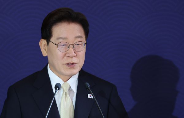 The Economist: President Lee Predicts N. Korea Will Be Less Inclined to Scrap Nukes after Iran War