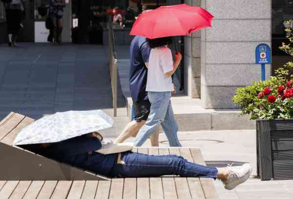Showers Forecast in Gangwon Fri. Night, Mercury Could Reach 32°C on Sat.