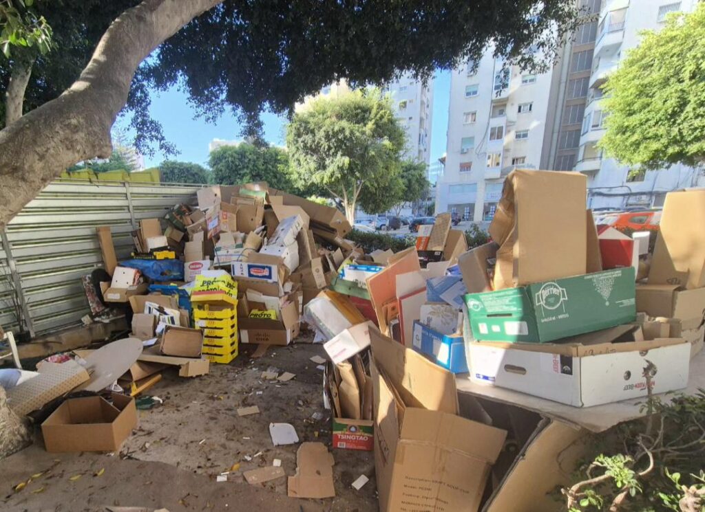 Posting this daily until it gets cleaned #Shame #Limassol #Neapolis #Garbage #LemesosMunicipality #Corruption