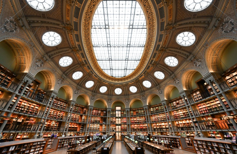 Six Georgians jailed for theft of rare Russian books in France