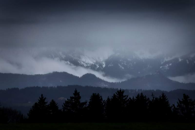 Severely injured hiker survives night in Austrian Alps Severely injured hiker survives night in Austrian Alps