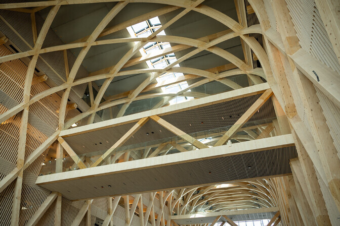 Gallery: Estonia's largest public timber building set for fall 2026 completion | News