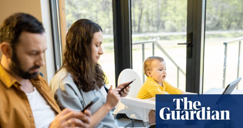 ‘Put your phone away’- Sweden urges parents to restrict phone use around children | Sweden ‘Put your phone away’- Sweden urges parents to restrict phone use around children | Sweden