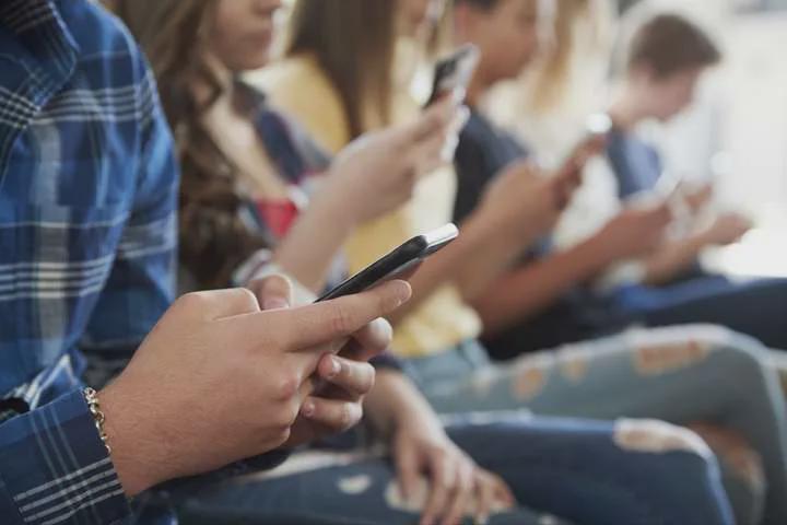 Georgia introduces ban on mobile phones in schools during classes