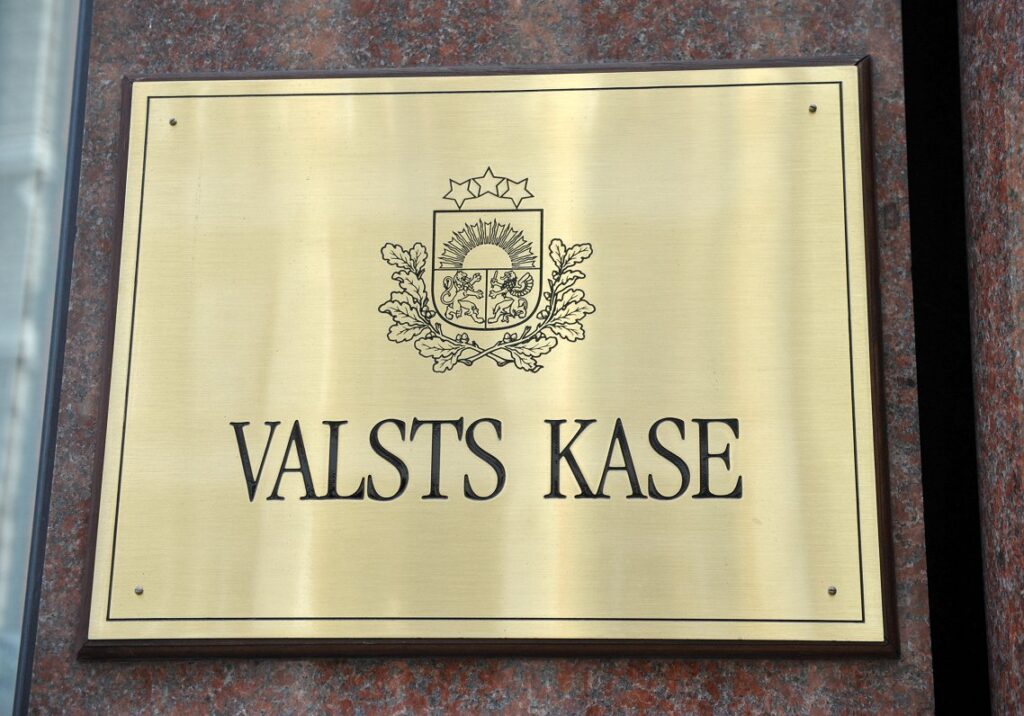 Latvia raises a billion euros on financial markets