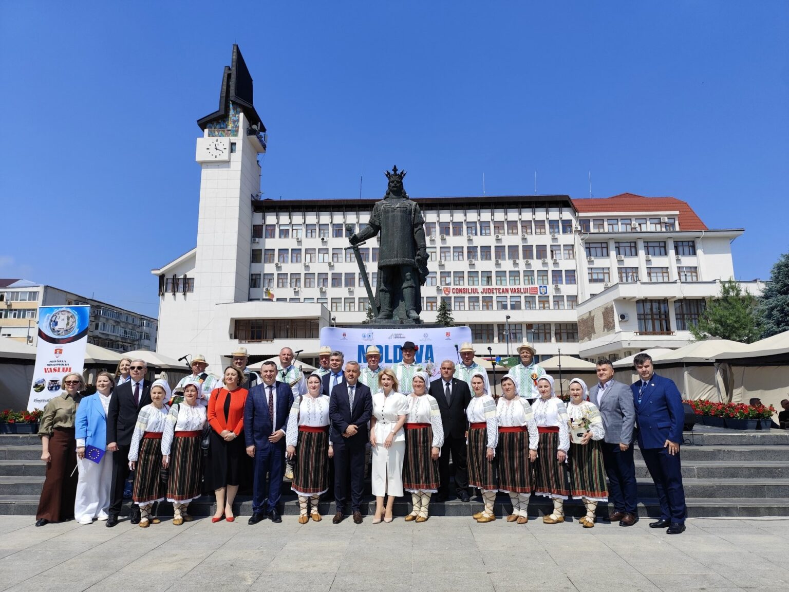 Moldova Presents exhibition inaugurated in Vaslui: Moldovan products promoted in Romania by 60 local companies Moldova Presents exhibition inaugurated in Vaslui: Moldovan products promoted in Romania by 60 local companies