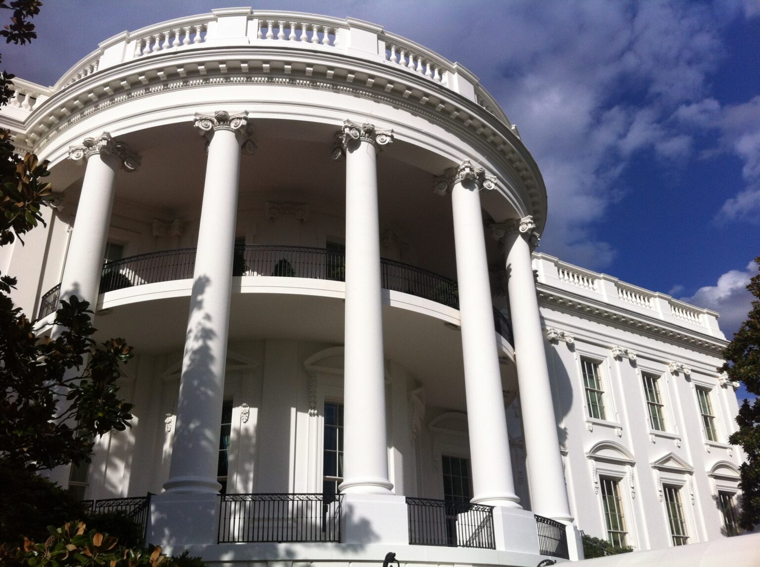 Trump signs executive order calling for government access to frontier AI models - JURIST