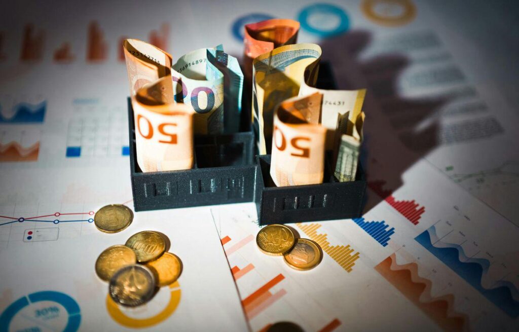 The bank distributes 70 million in dividends to shareholders without having to pay a single euro The bank distributes 70 million in dividends to shareholders without having to pay a single euro