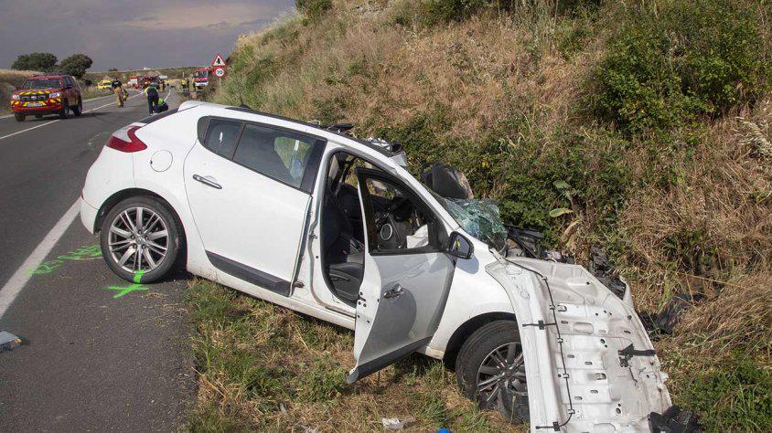 A driver from Andorra seriously injured in an accident with a young man from Guissona dead