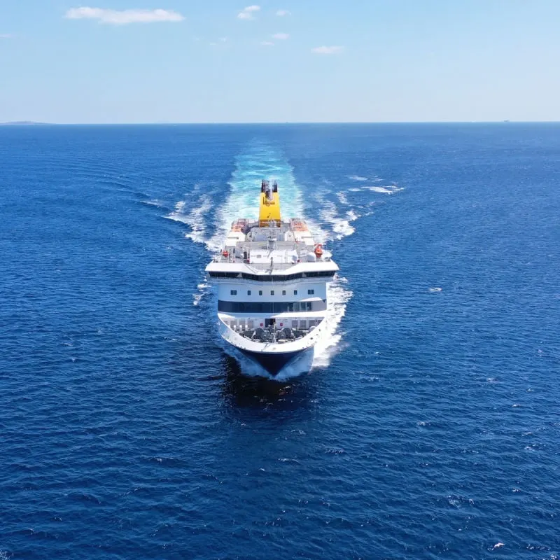 Ferry-heading-for-Athens