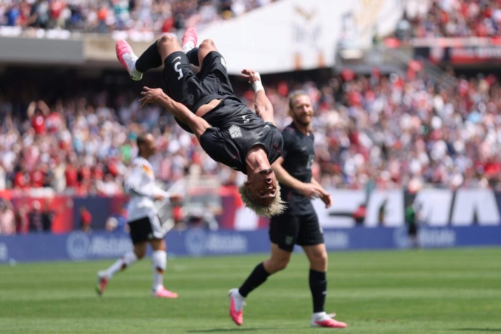 USMNT flips out over Robinson’s goal vs. Germany, but left with reminder of his injury woes USMNT flips out over Robinson’s goal vs. Germany, but left with reminder of his injury woes