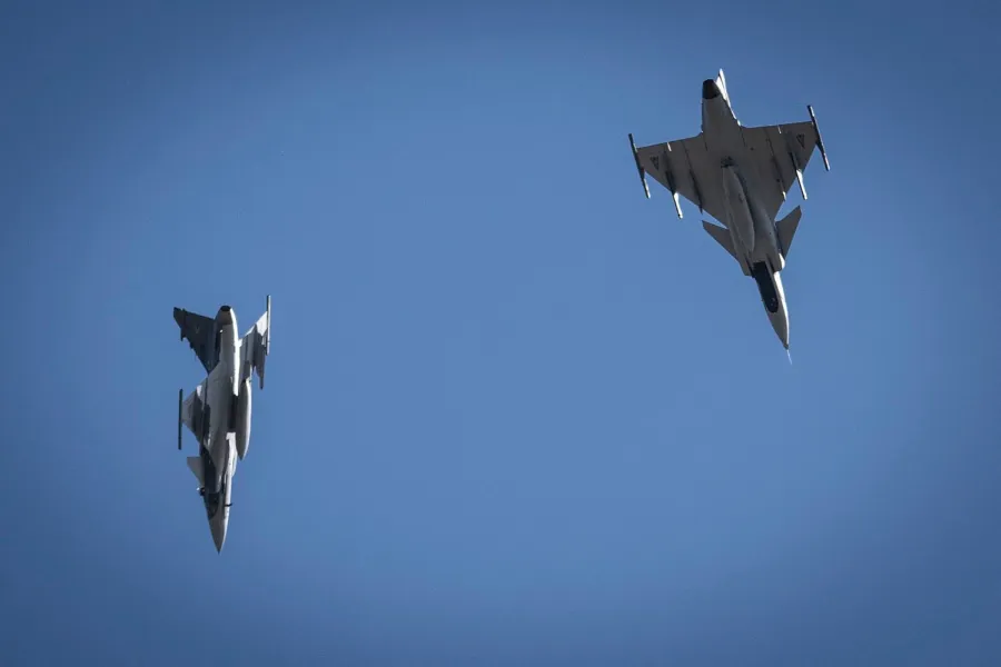 BREAKING: Hungarian fighter jets launched after Israeli airliner triggers top-level NATO alert New Gripen fighters israeli airliner