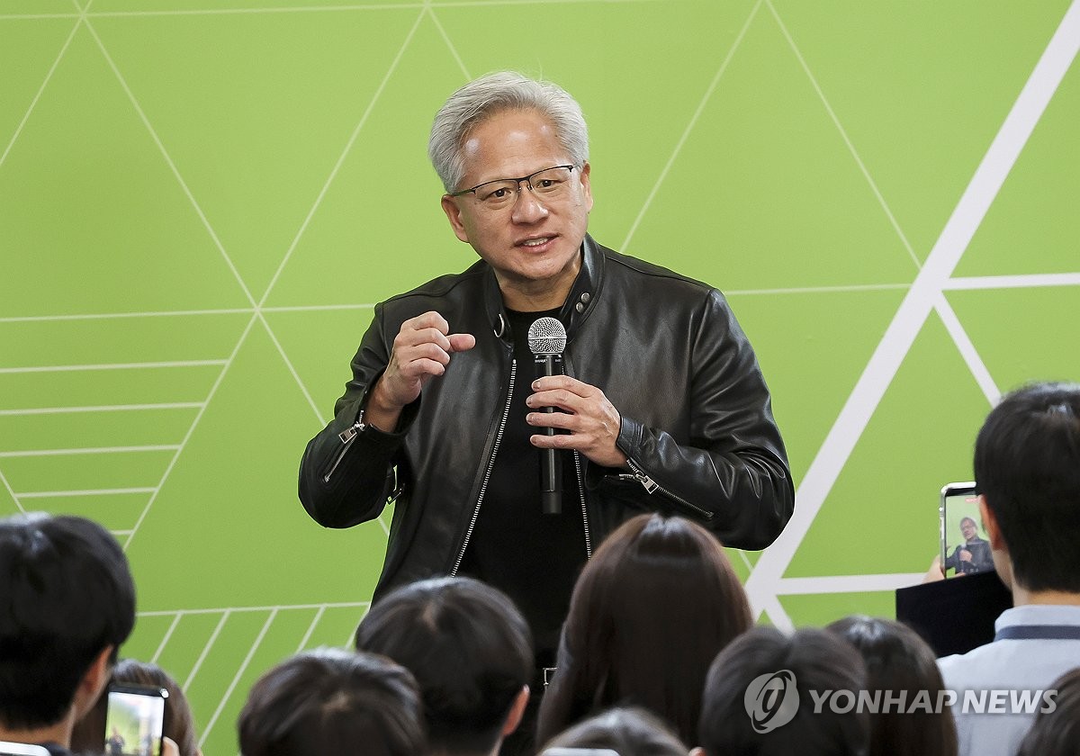 Jensen Huang, the chief executive officer of Nvidia Corp., speaks to students at Seoul National University in Seoul on June 8, 2026. (Pool photo) (Yonhap)