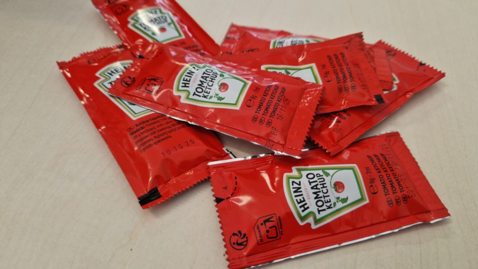 Ketchup and mayo sachets to be banned in Portugal restaurants Ketchup and mayo sachets to be banned in Portugal restaurants