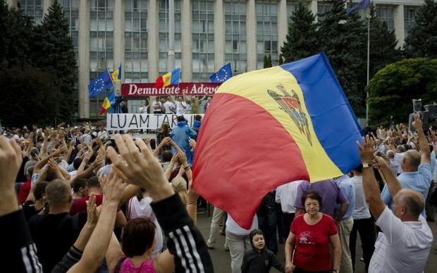 Moldovan protesters set up camp over ‘fraud of century’ Tens of thousands of Moldavans rally in the capital Chisinau on September 6 2015 to demand the resi...