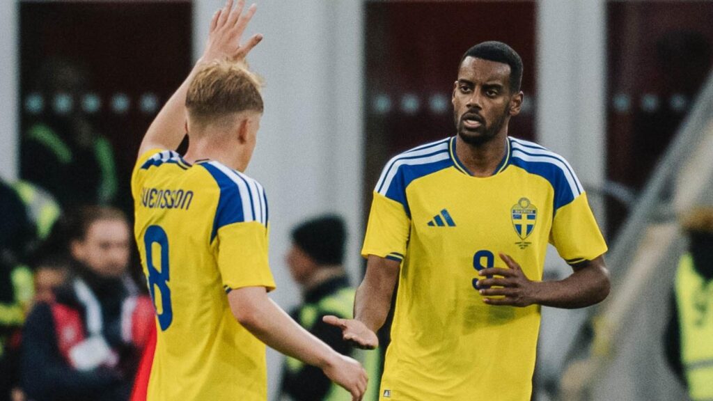 Alexander Isak scores for Sweden in World Cup warm-up match Liverpool FC