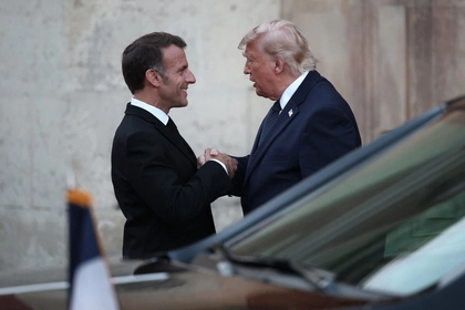 US Officially Sides With Ukraine, Macron Says