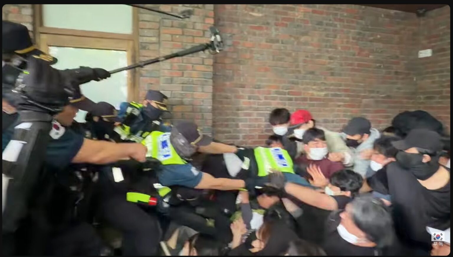 Ballot fiasco shakes faith in South Korea’s electoral system Ballot fiasco shakes faith in South Korea's electoral system