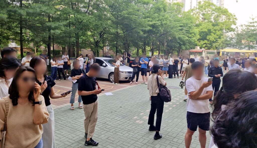 PPP protests as ballot shortages disrupt voting at some Songpa polling stations PPP protests as ballot shortages disrupt voting at some Songpa polling stations