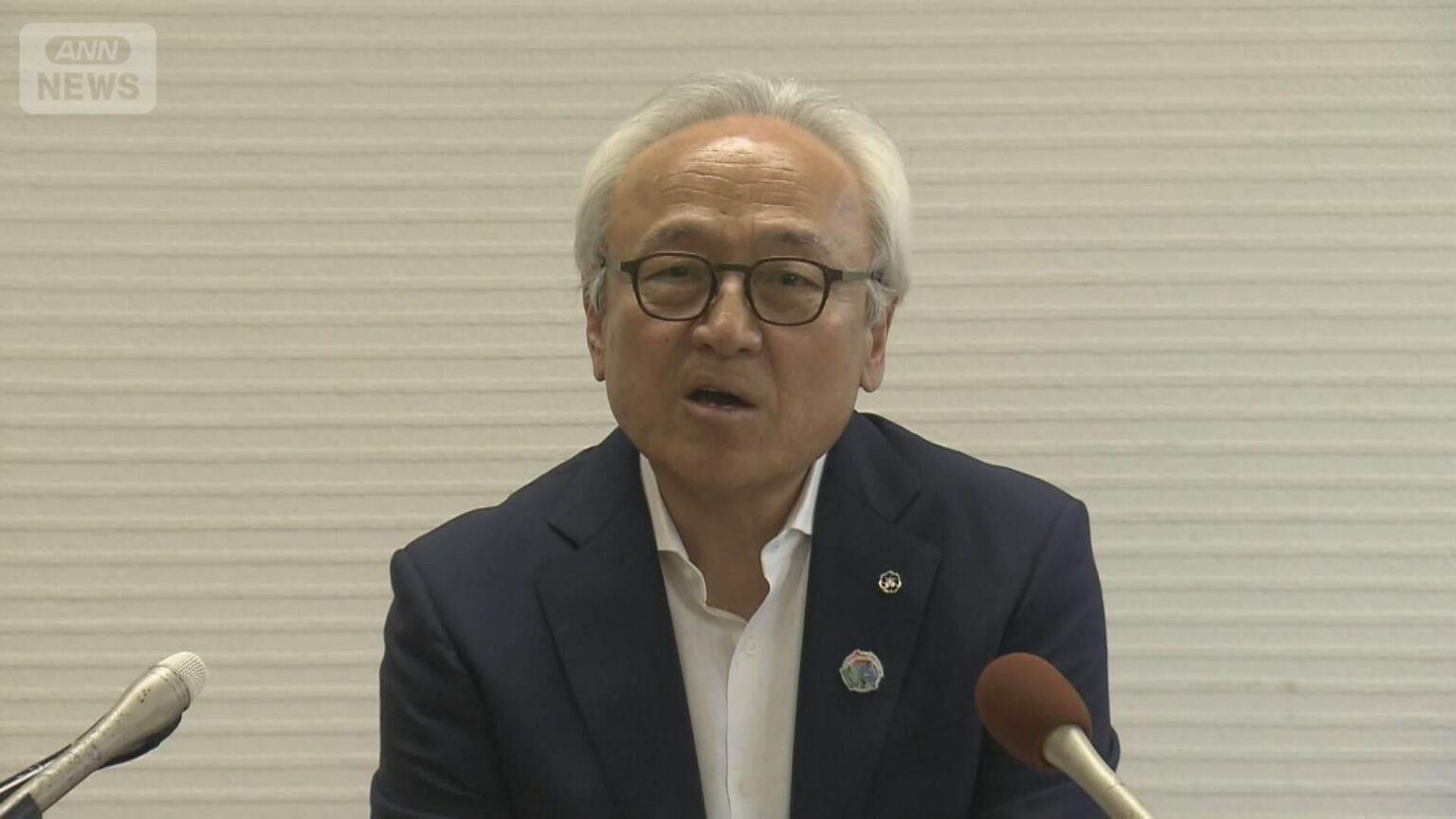 Fukuoka Prefecture Assembly members spent 280 Million yen on "Hawaii Inspections". Flew business class and paid ¥110,000 per night at hotels, at a cost of about ¥3 million per member. Chairman assets "legitimacy" of trips, says "My intention to continue overseas inspections hasn't changed at all."