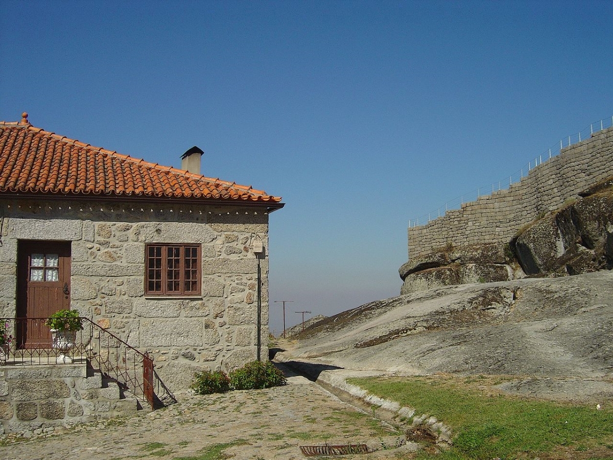 linhares da beira village portugal