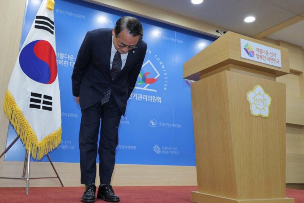 South Korea election chief to resign over ballot shortage